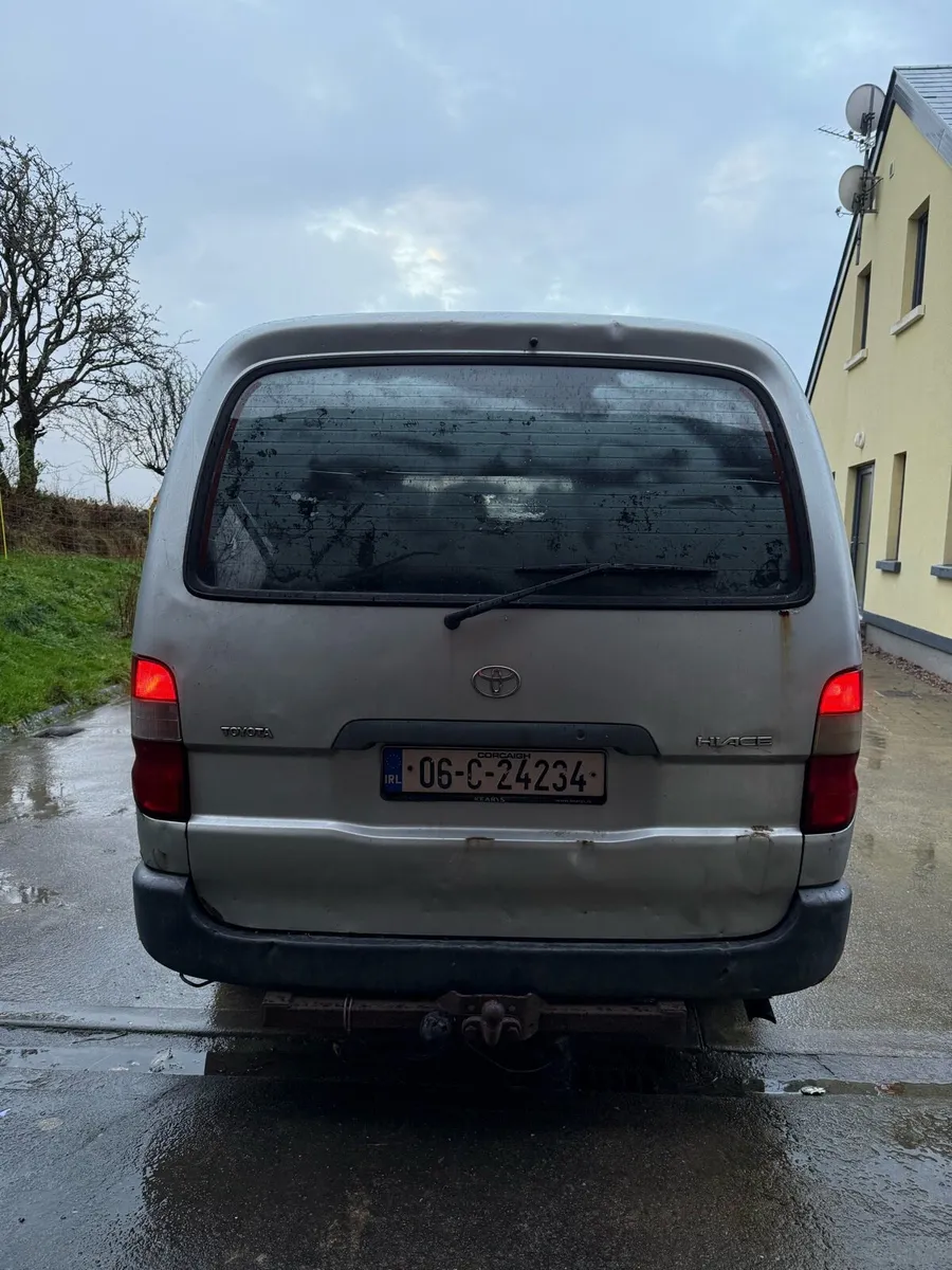 Toyota Hiace - Image 4
