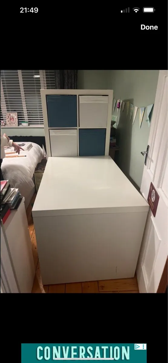 Storage unit and desk