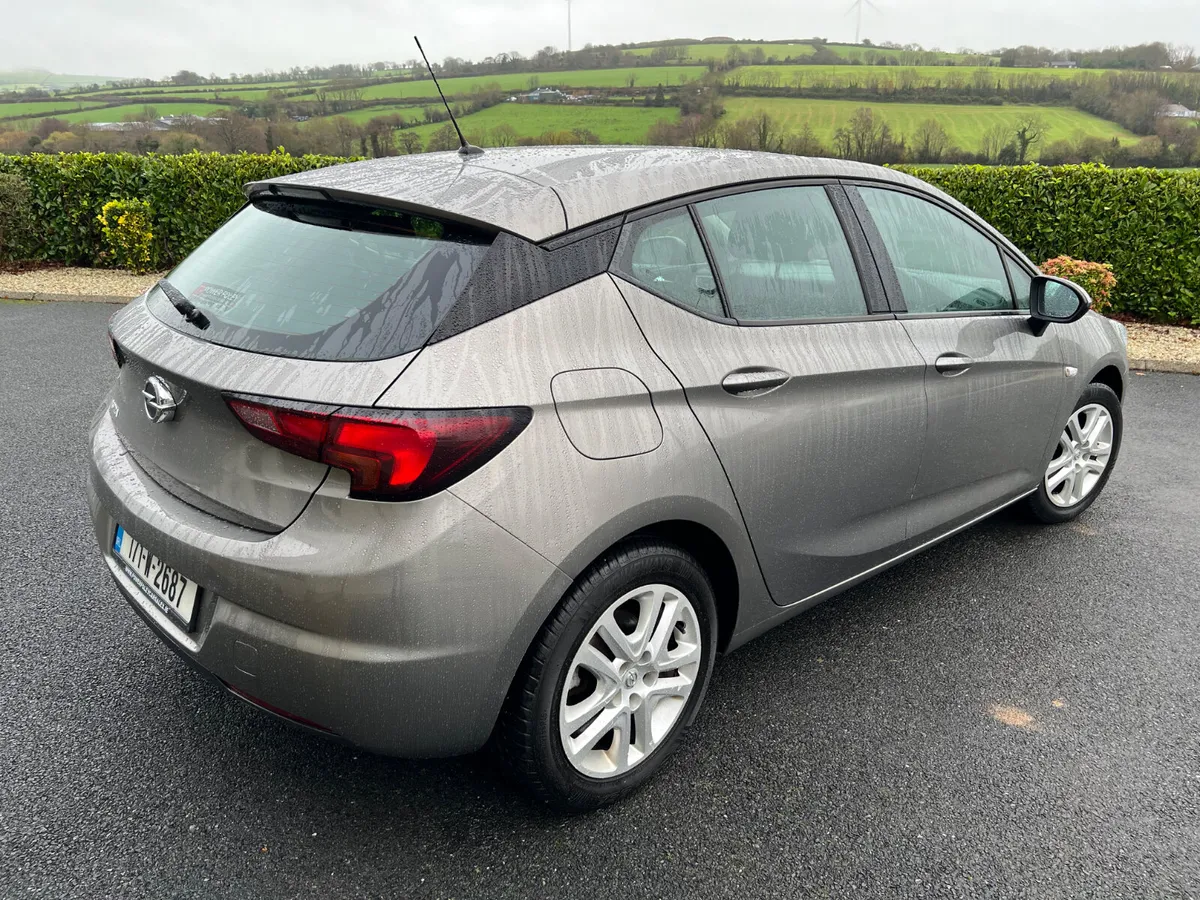 2017 Opel Astra 1.4 Petrol 100hp 74KMS 5Dr H/B - Image 4