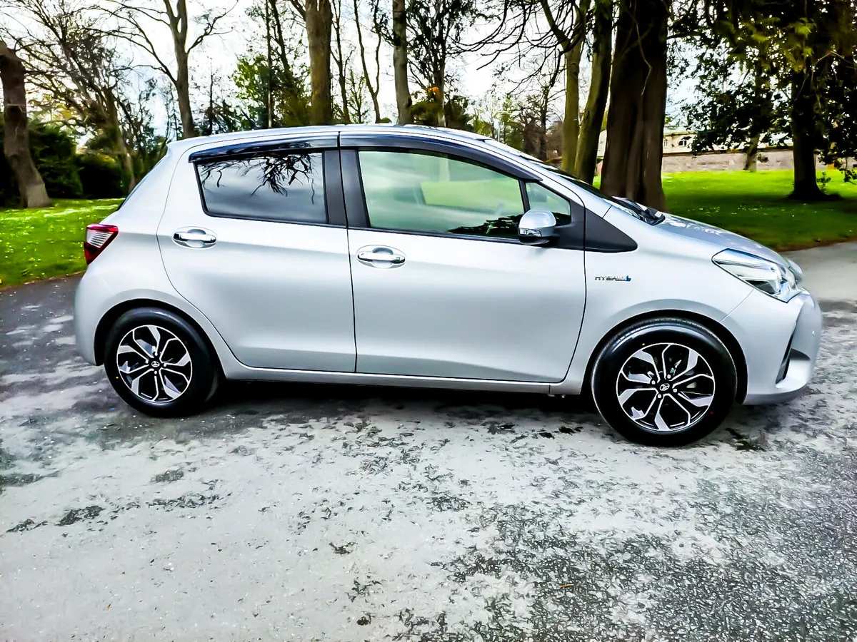 2019 Toyota Yaris 1.5 Petrol Hybrid Automatic - Image 3
