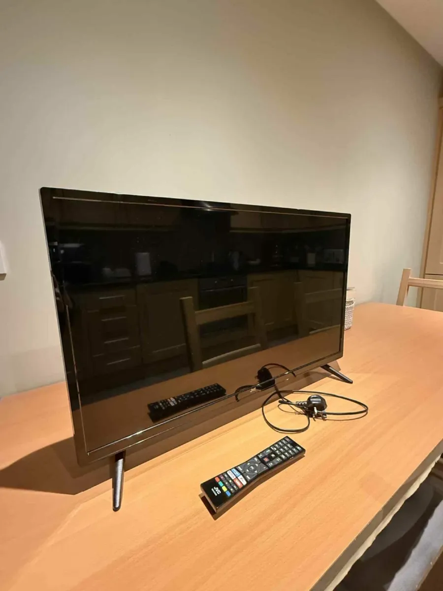 JVC LT-32C321 – 32” TV | Excellent Condition | - Image 1