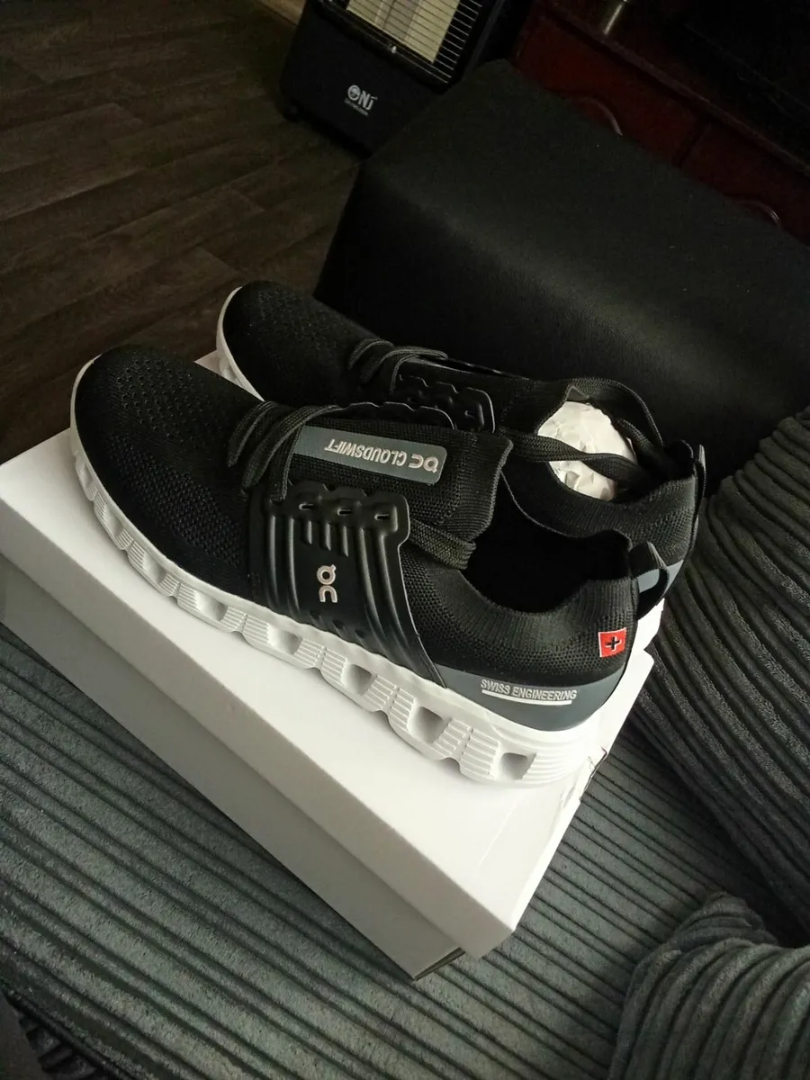 Mens on cloud runners - Image 2