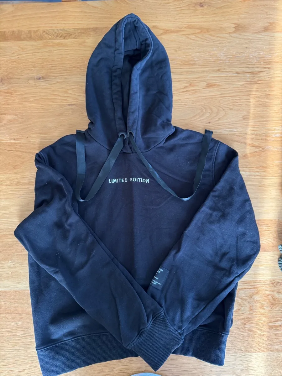 Bundle of clothes and jeans for €25 - Image 4