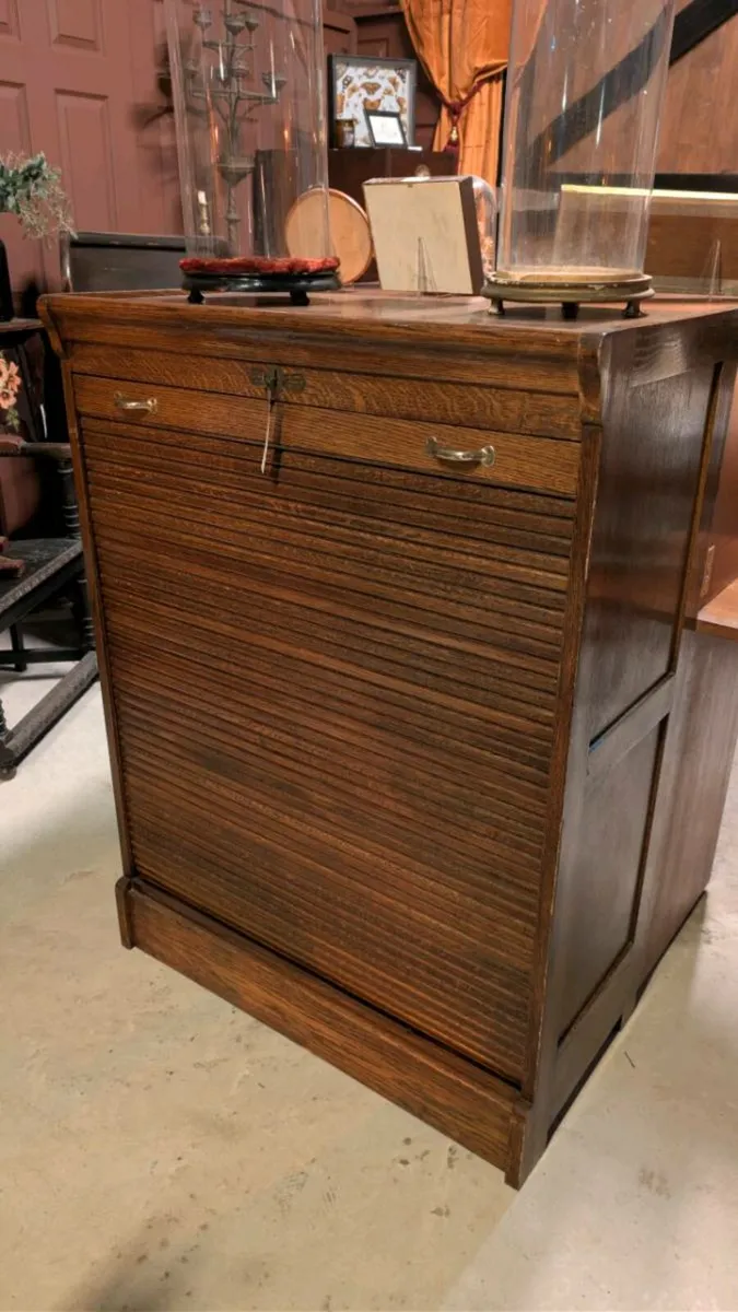 Large vintage Tambour roller front cabinet - Image 1