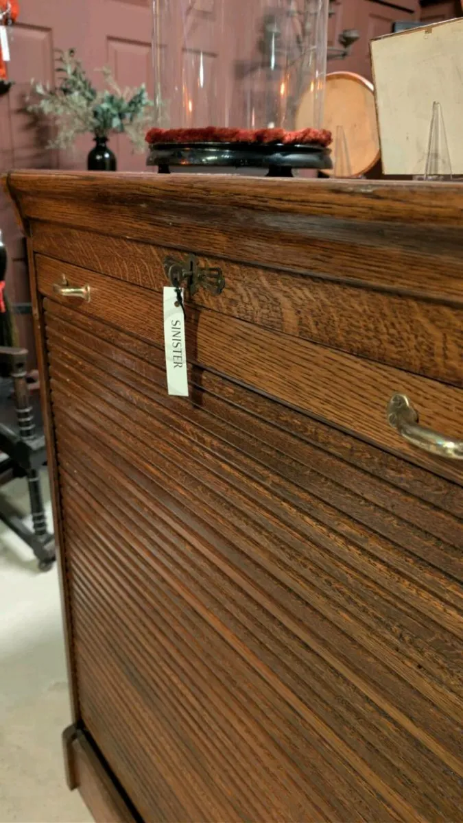 Large vintage Tambour roller front cabinet - Image 2