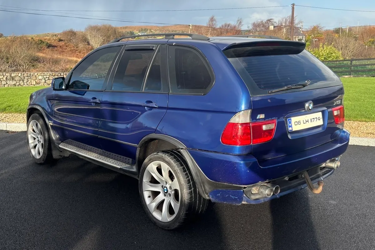 BMW x5 Crew Cab - Image 3