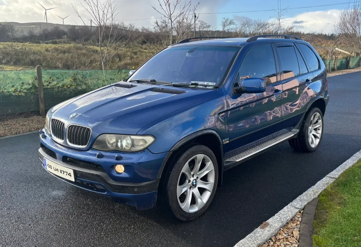 BMW x5 Crew Cab - Image 4