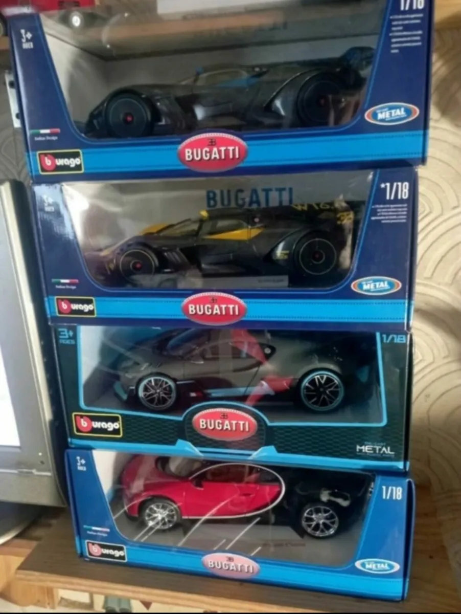 4 BUGATTI DIE.CAST MODELS