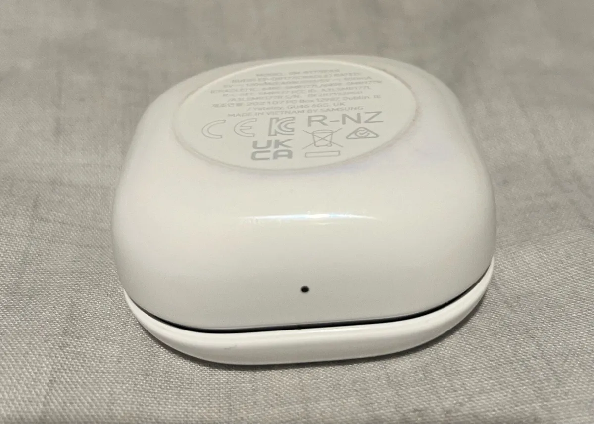 Galaxy earbuds - Image 3