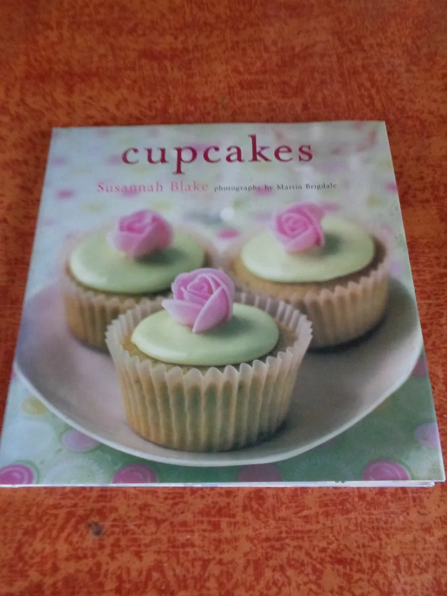 Cupcakes Cookery Book for Sale - Image 1