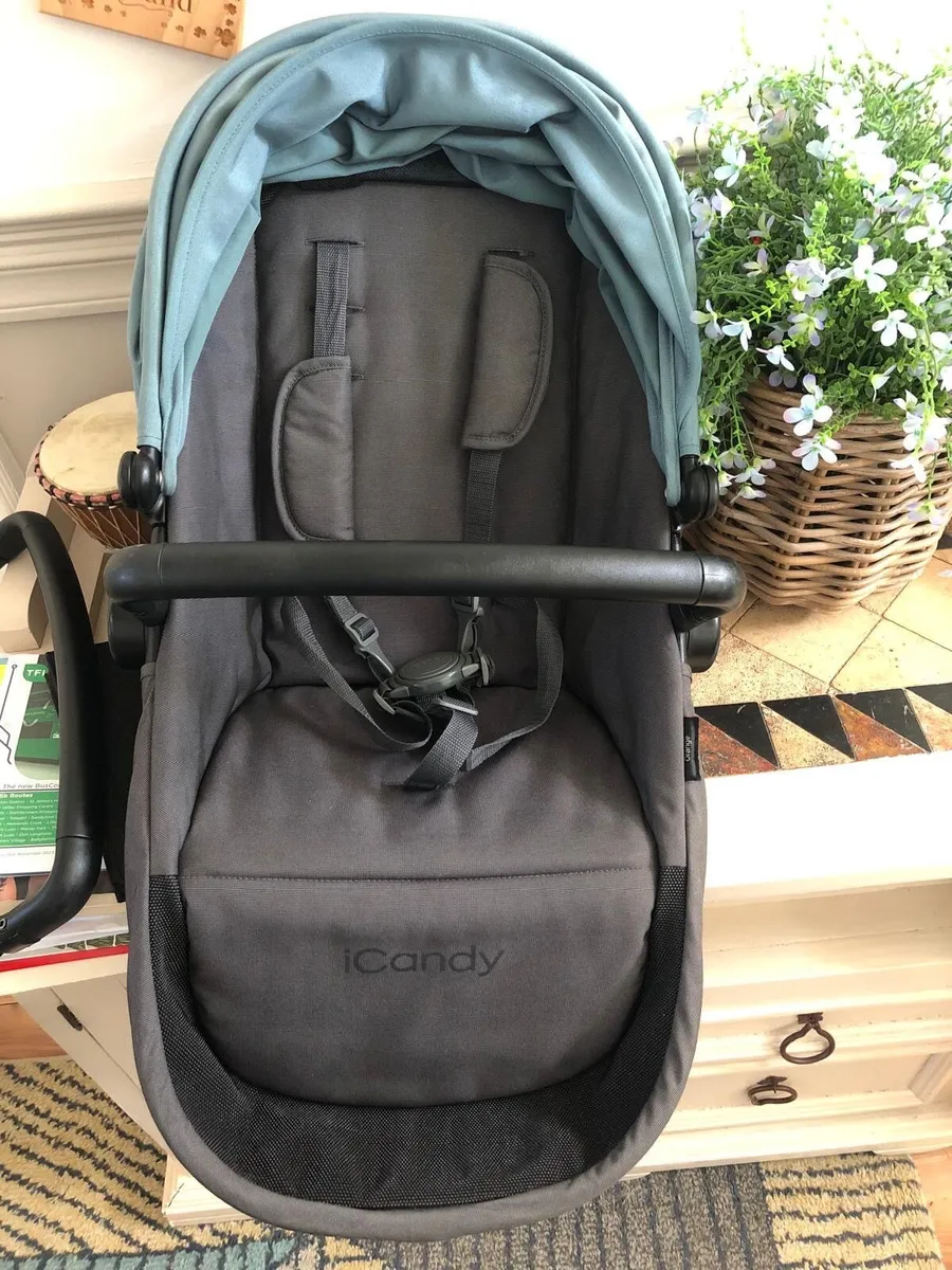 Double buggy and car bases - Image 2