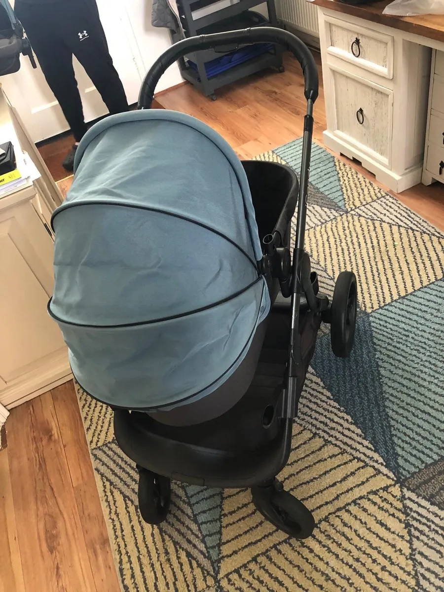 Double buggy and car bases - Image 4