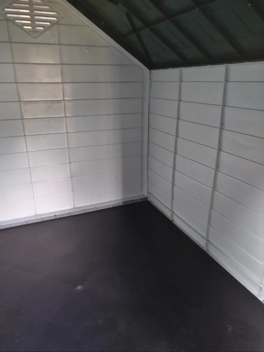 🐶 Dog House - Plastic - Extra Large €100 - Image 4