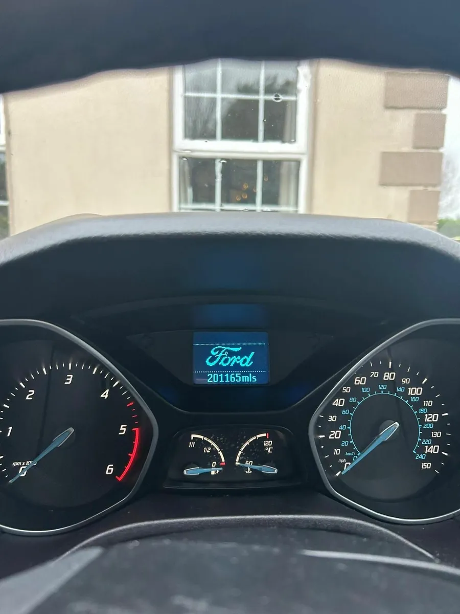 Ford Focus 2011 - Image 3