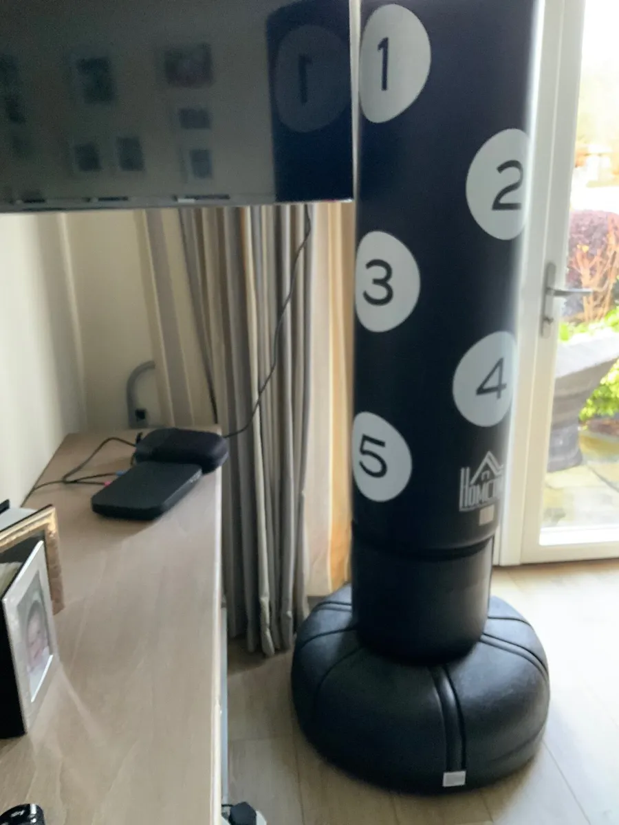 Boxing tower - Image 1