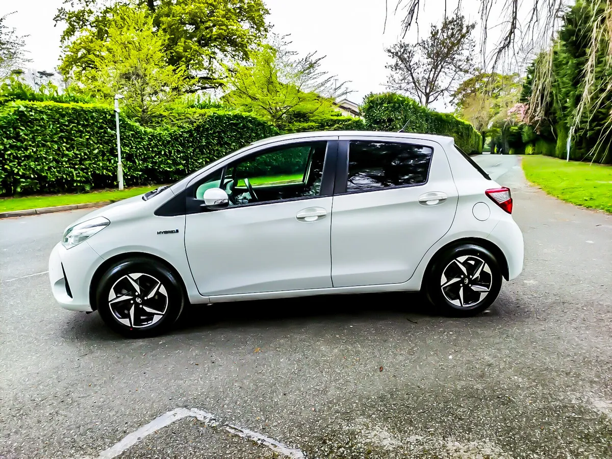 2019 Toyota Yaris 1.5 Petrol Hybrid Automatic - Image 4