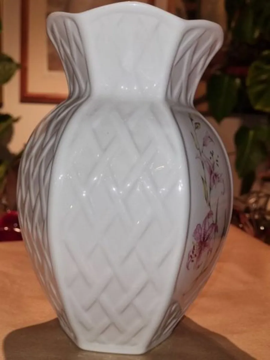 Belleek Vase - Image 3