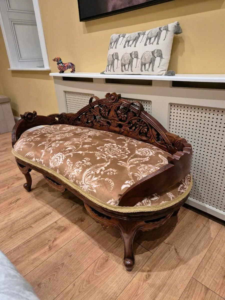 Window seat - Image 2