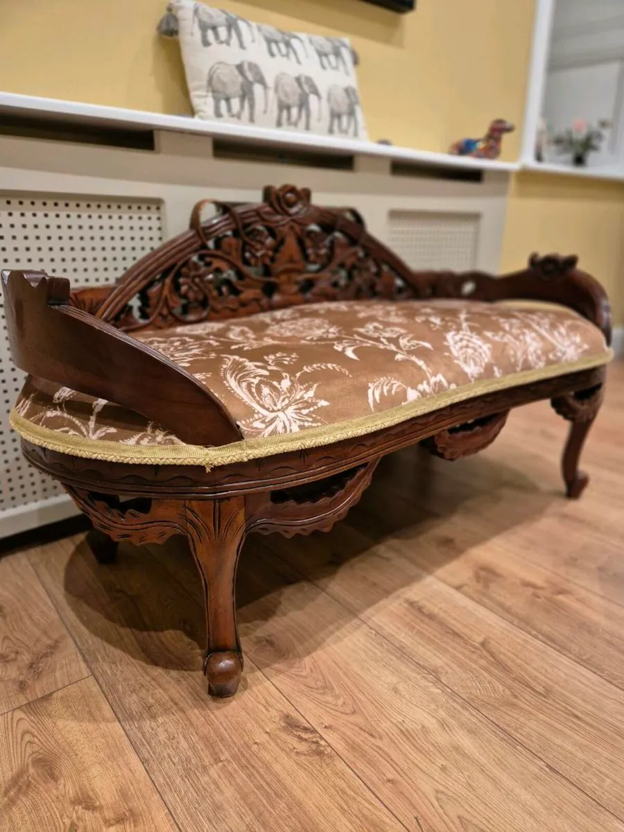 Window seat - Image 3