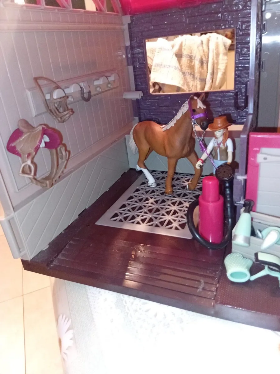 Kids horse stable set - Image 3