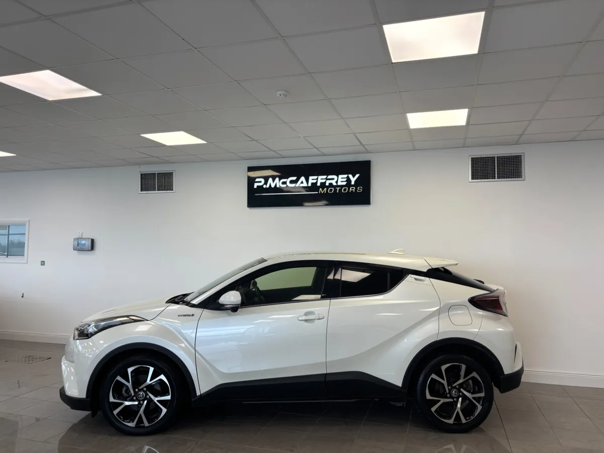 2017 Toyota C-HR Luna Sport Leather Reversing Came - Image 2