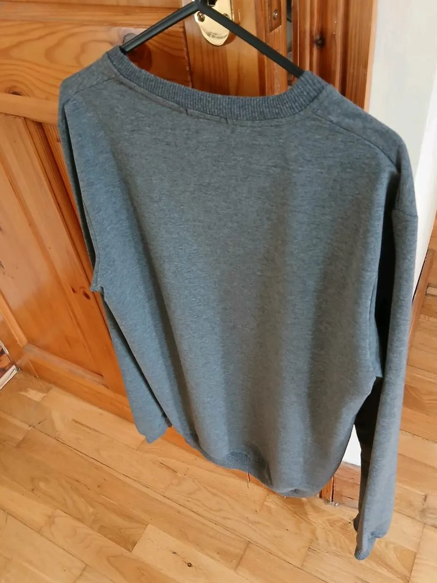 Hugo boss men's jumper new can deliver only 20 - Image 2