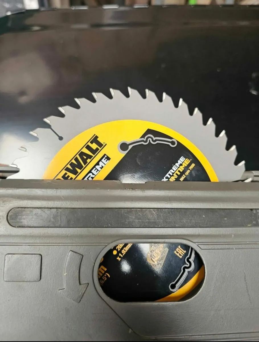 Dewalt dcs520 54v Track saw €470 - Image 3