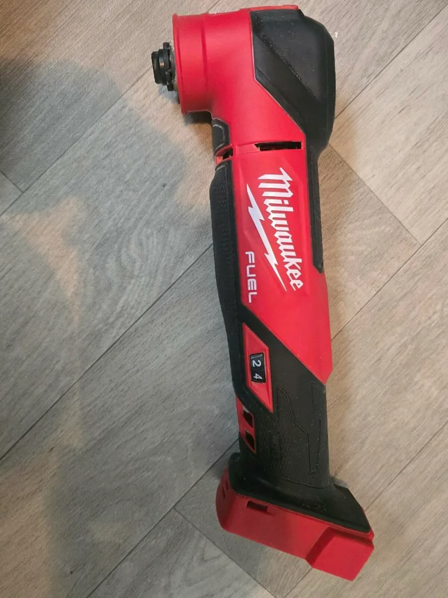 Milwaukee m18 Multitool - Image 3