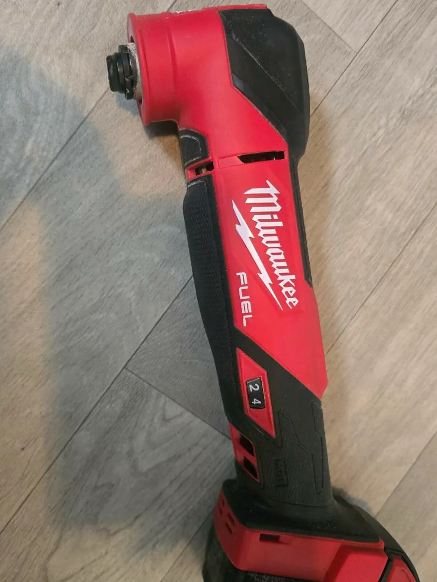 Milwaukee m18 Multitool - Image 4