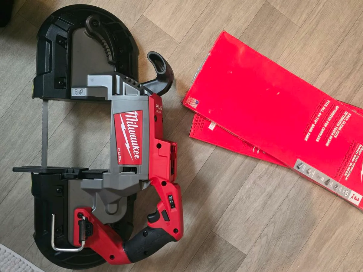 MILWAUKEE M18 FUEL DEEPCUT BANDSAW - Image 4