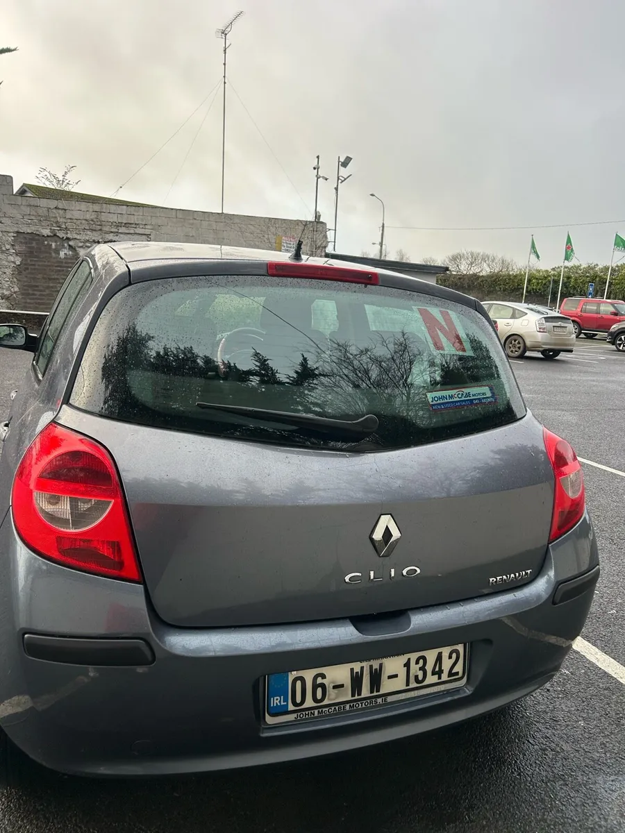 Renault Clio 1.2 Petrol 06 - Image 4