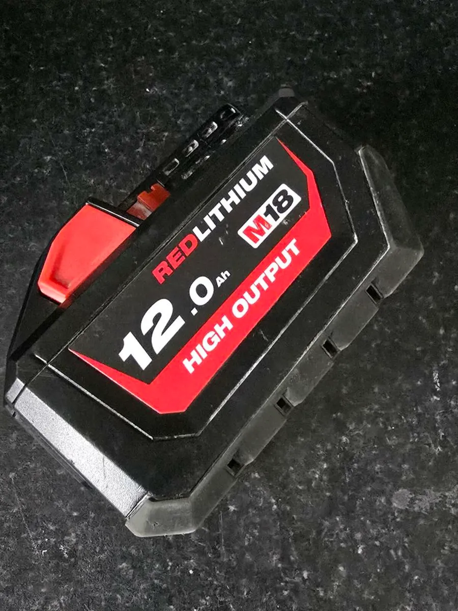 MILWAUKEE M18 12 AMP Battery - Image 2