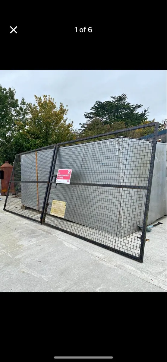 Gates 20 foot in length and 8 foot high - Image 1