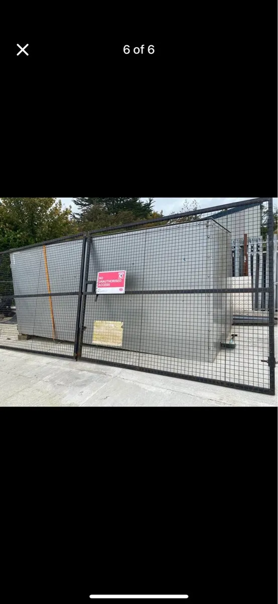 Gates 20 foot in length and 8 foot high - Image 2