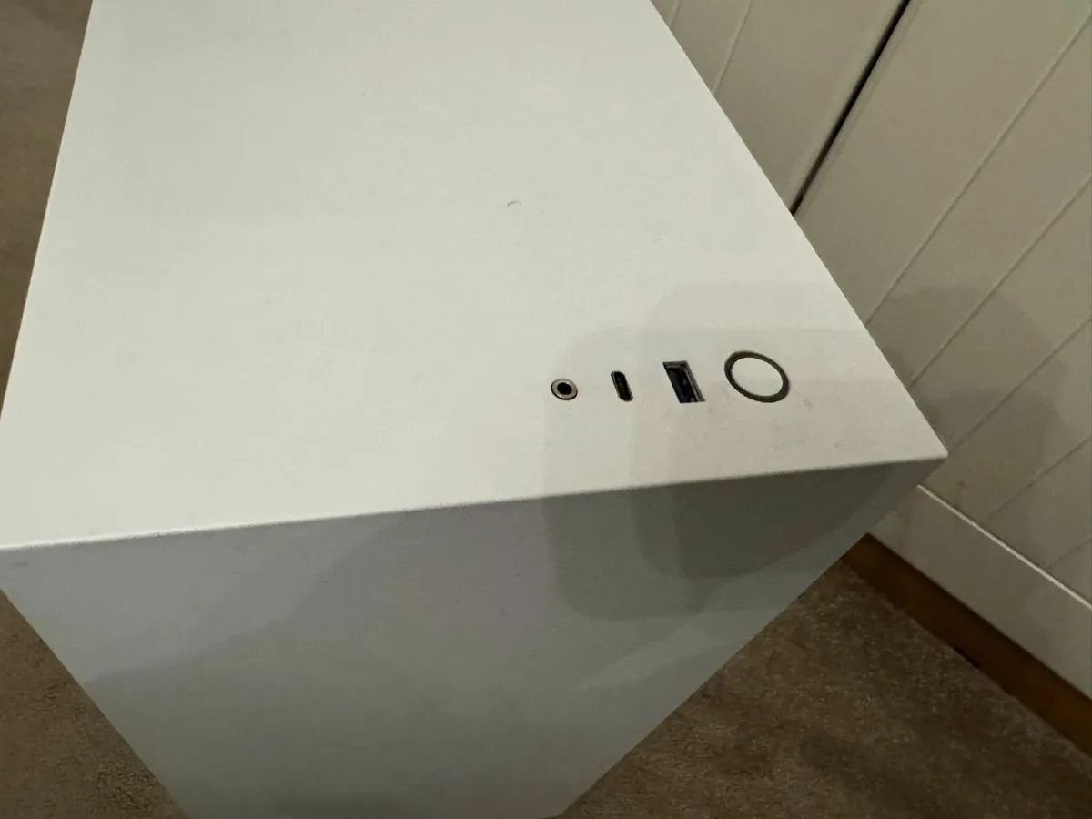 NZXT H510 - White PC Case - Image 2