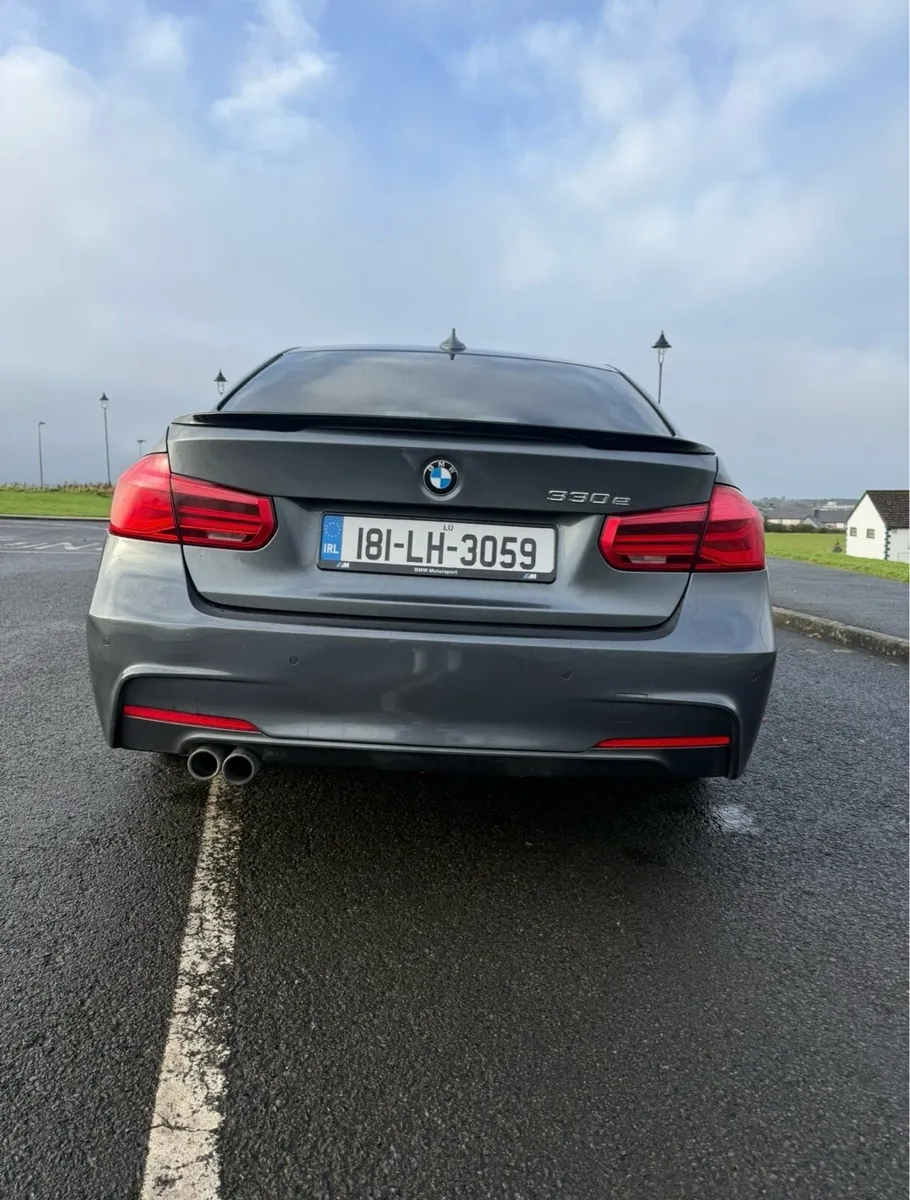 2018 bmw 330e m sport - Image 4