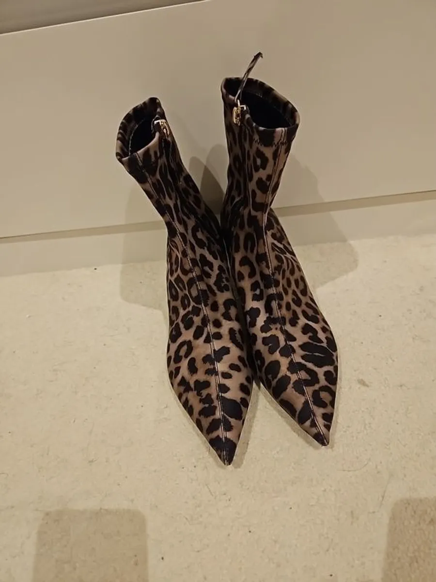 ladies boot - Image 1