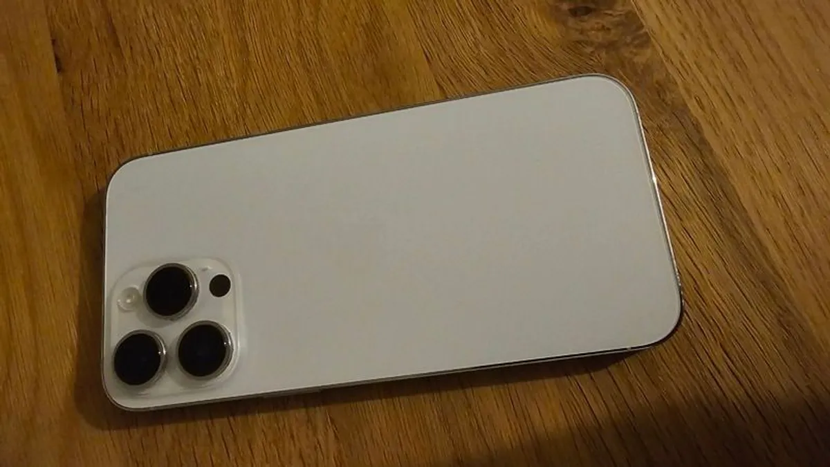 iPhone 14 Pro Max - Image 3