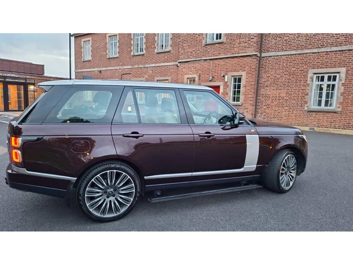 Land Rover Range Rover 3.0 SD V6  VOGUE ***TOP SPE - Image 3