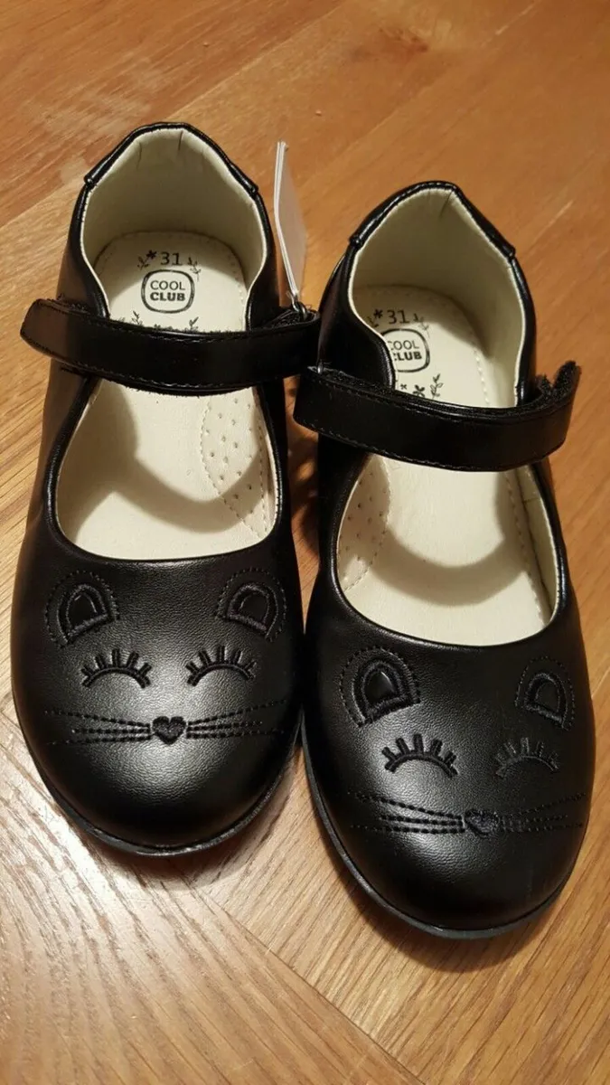 Girls Black Leather School shoes Size 31, Kids UK - Image 1