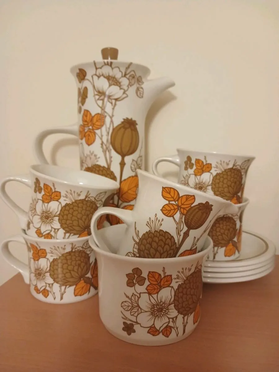 Midwinter Coffee Set - Image 2
