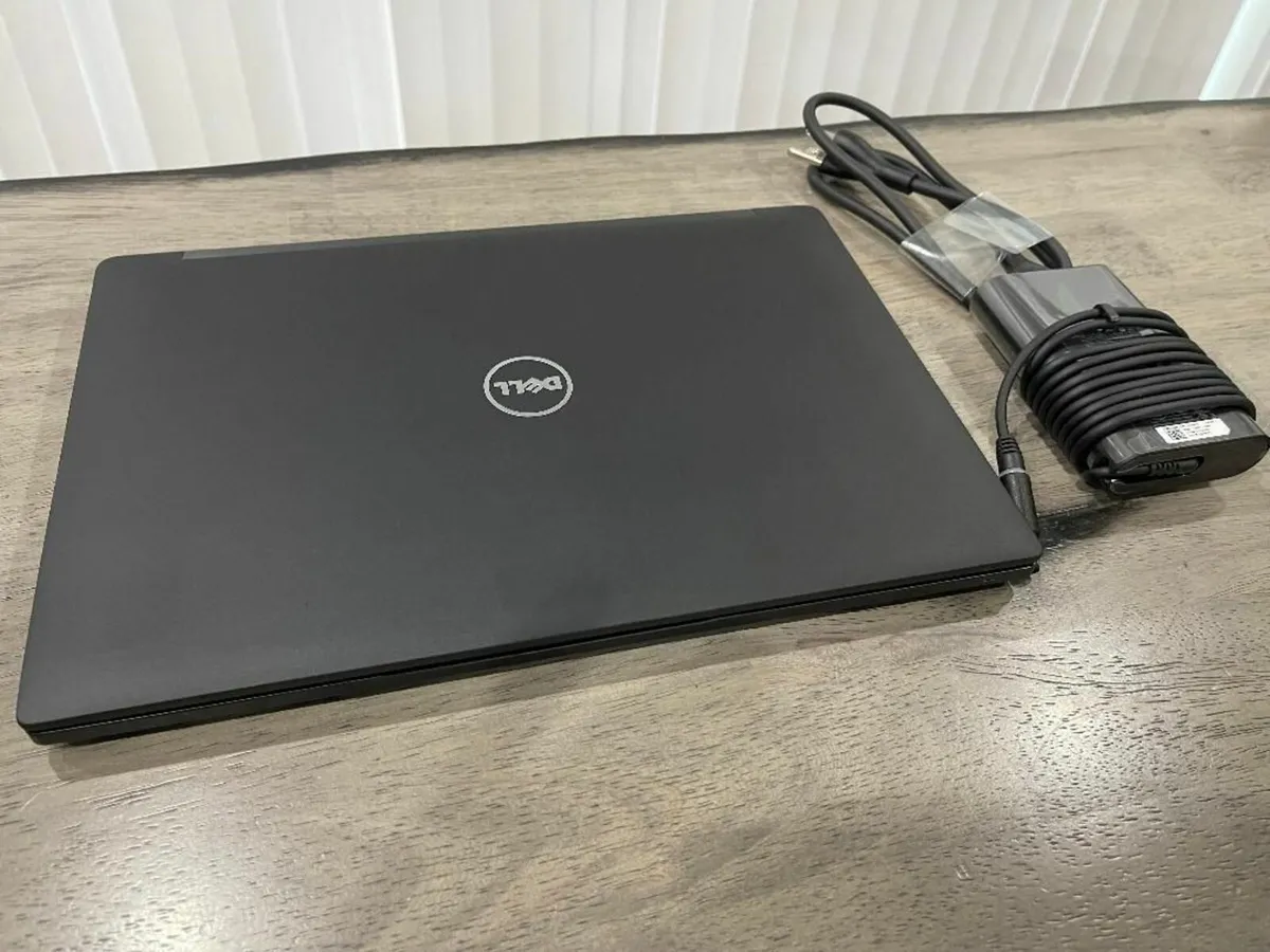 Dell Touchscreen 12.5" Laptop i7 8GB 256GB SSD - Image 2