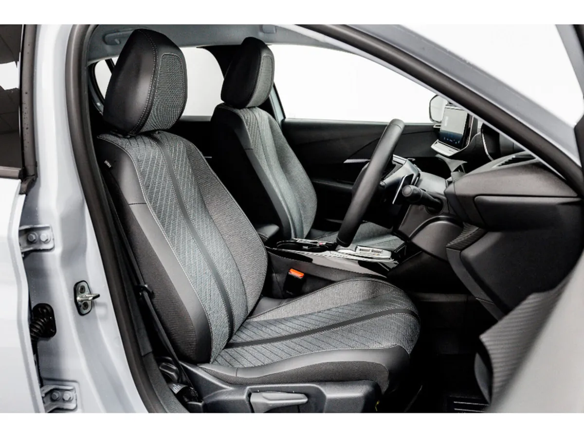 Peugeot 208 Allure Hybrid Auto 110HP - Image 3