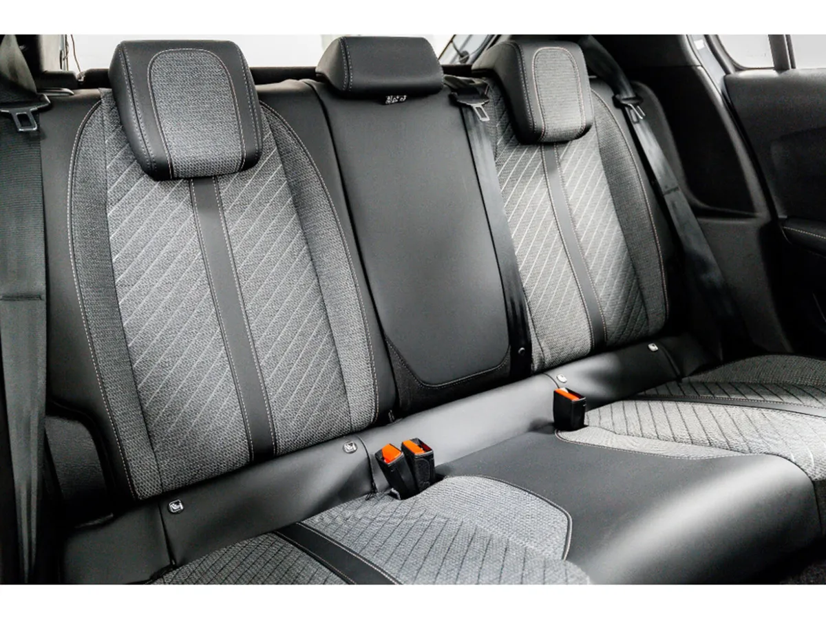 Peugeot 208 Allure Hybrid Auto 110HP - Image 4