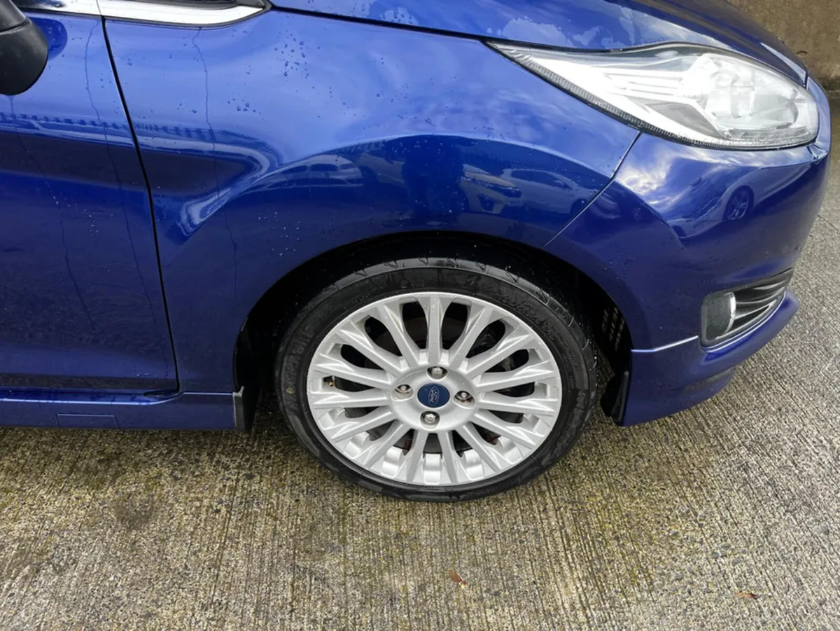 Ford Fiesta Ford Fiesta 1.0 petrol, auto huge spec - Image 3
