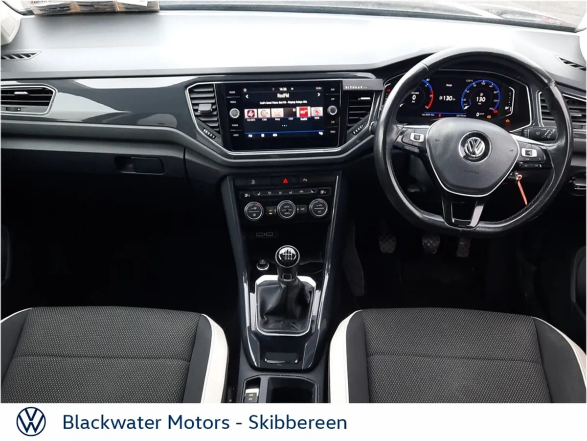 Volkswagen T-Roc 2.0TDI 150BHP SPORT WITH HEATED S - Image 3