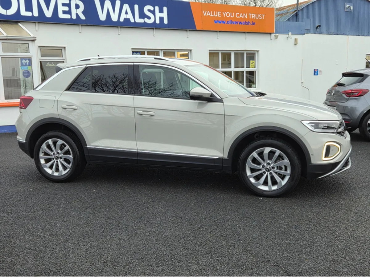 Volkswagen T-Roc 2.0 Diesel Automatic Only 16k kms - Image 3