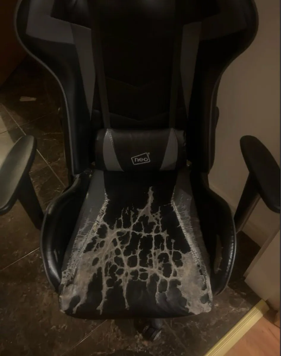 Gaming Chair - Image 2