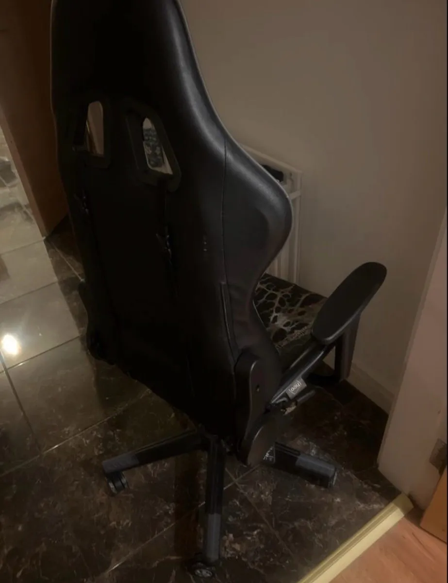 Gaming Chair - Image 3