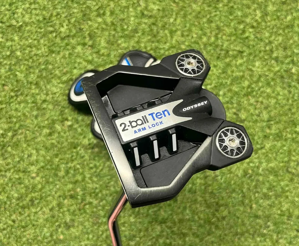 Odyssey 2 Ball Ten Armlock Putter / 40″ - Image 2